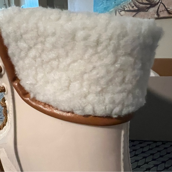 NEW Kenneth Cole REACTION size 8 Medium width Rain Lace Up Boot White in box - Picture 11 of 14